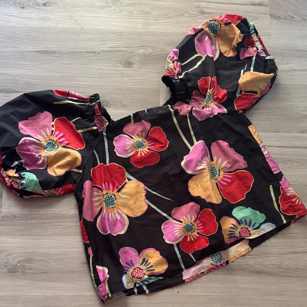 Velvet by Graham & Spencer Colorful Floral Puff Sleeve Blouse